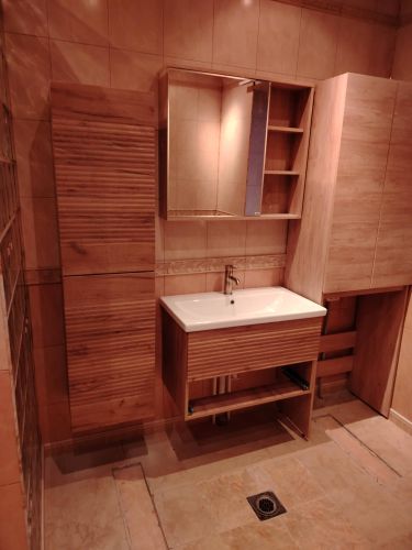 Установка комплекта: пенал + тумба +раковина + смеситель + зеркало