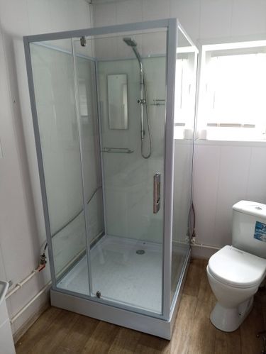 Установка душевой кабины шириной до 100 см