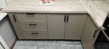 Сборка и установка каркаса колонны Выпил одного отверстия/углубления/присадка под петлю в материалах ДСП/Массив Установка стеновой панели МДФ/ДСП