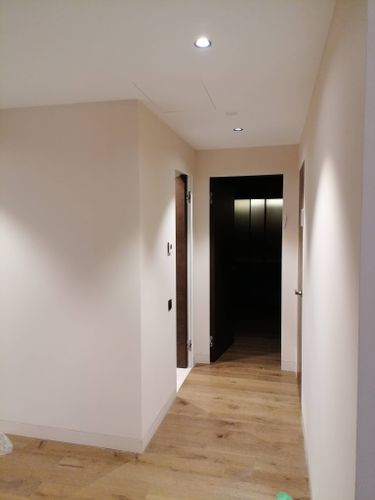 Покраска внутренних стен водоэмульсионной краской