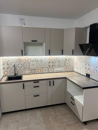 Подводка труб (ХВС, ГВС, канализация) к месту установки сантехнического оборудования (до 3 метров)