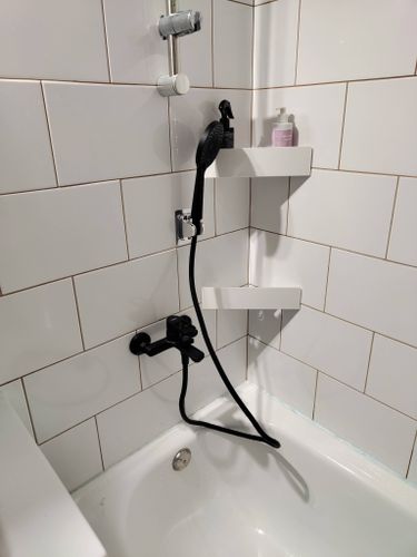 Установка смесителя (на готовые коммуникации)