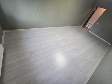 Монтаж пластикового плинтуса