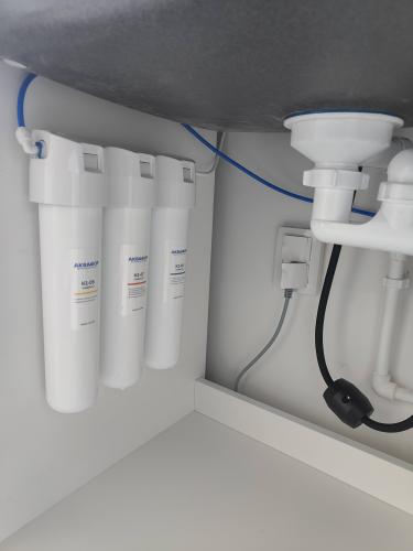 Установка проточного фильтра для питьевой воды