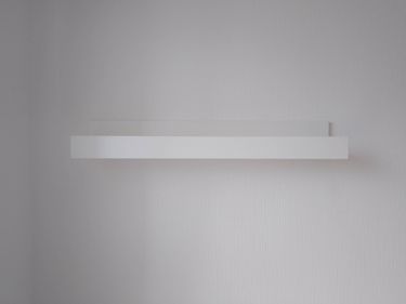 Изготовлен предмет мебели: соединены детали, закреплены элементы, обеспечена устойчивость, проверена надежность конструкции, завершена установка.