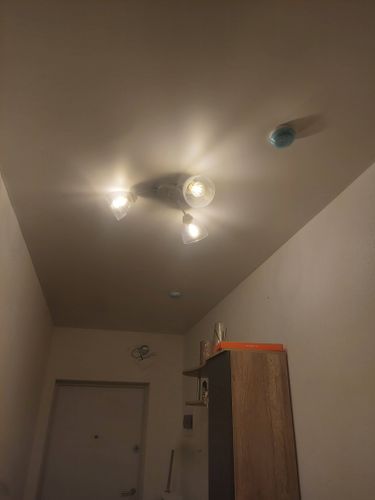 Установка люстры в сборке