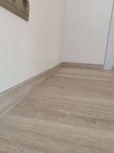 Монтаж деревянного/мдф плинтуса