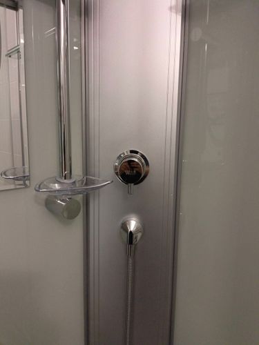 Установка душевой кабины без гидромассажа