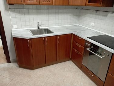 Установка и подключение врезной мойки Установка и подключение смесителя Установка столешницы ДСП