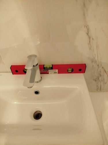 Установка комплекта: Тумба + Раковина + смеситель + зеркало