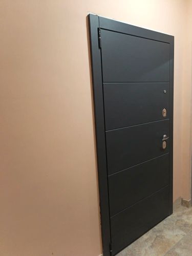 Демонтаж металлической двери с сохранением дверного  блока