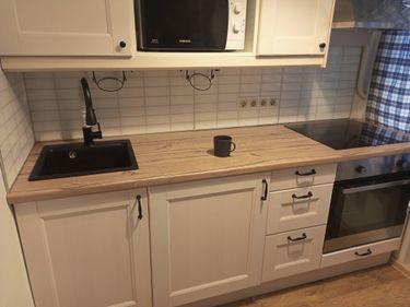 Установка и подключение врезной мойки Установка и подключение смесителя Установка столешницы ДСП