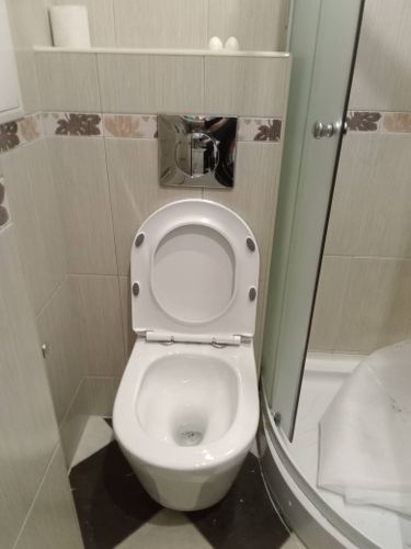 Установка подвесного унитаза (на готовую инсталляцию)