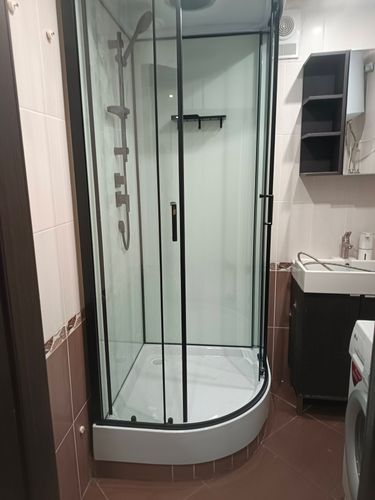 Установка душевой кабины шириной до 90 см