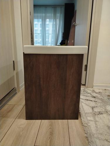 Установка комплекта: Тумба + Раковина + смеситель + зеркало