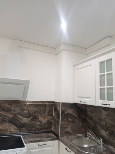 Установлено новое климатическое оборудование, подключены трубопроводы, выполнена герметизация соединений, протестирована система на работоспособность, восстановлен порядок в помещении.