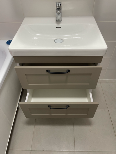 Установка раковины с тумбой