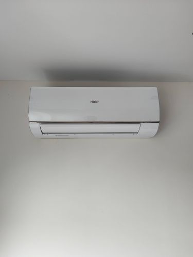 Установка сплит-системы мощностью охлаждения 7-9 kBTU