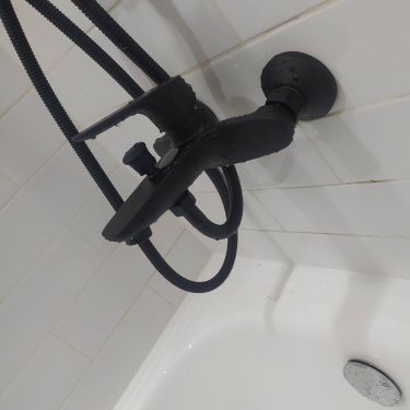 Установка смесителя (на готовые коммуникации)