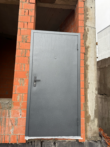 Установка входной двери весом до 95 кг