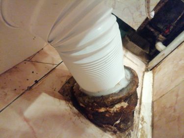 Установка напольного унитаза