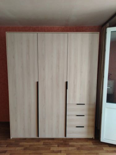 Сборка и установка настенной вешалки