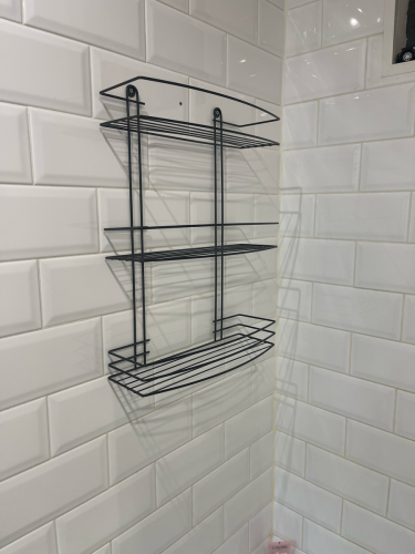 Проведена установка оборудования для личной гигиены: подключены трубы, закреплен держатель, проверена герметичность соединений, обеспечена функциональность и удобство использования.