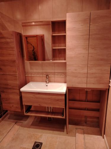 Установка комплекта: пенал + тумба +раковина + смеситель + зеркало