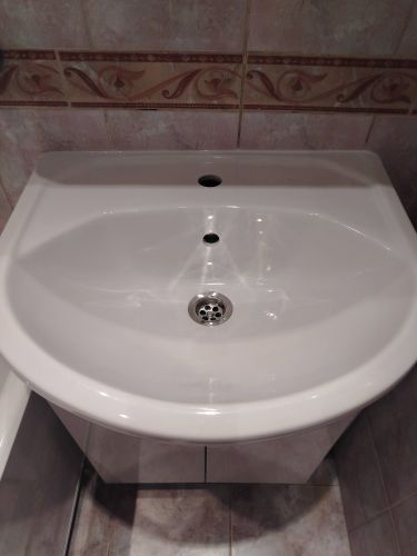 Установка раковины с тумбой