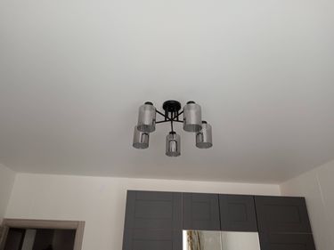 Установка люстры в сборке