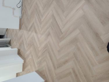 Демонтаж линолеума/ковролина, уложенного на клей