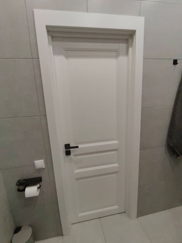 Установка дверного наличника