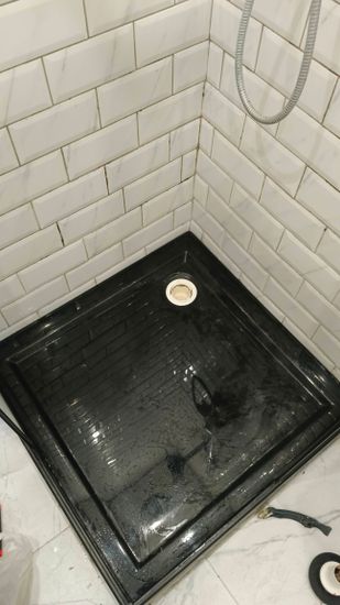 Герметизация стыков душевой кабины