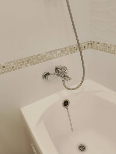 Установка смесителя (на готовые коммуникации)