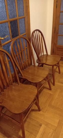 Проведена замена сломанных деталей, укреплены соединения, обновлено покрытие, проверена устойчивость. Стул снова функционален и безопасен для использования.