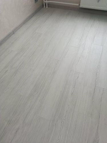 Монтаж пластикового плинтуса