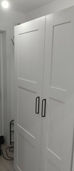 Сборка и установка настенной вешалки