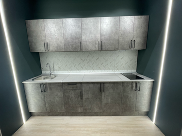 Сборка и установка кухонного каркаса Установка стеновой панели МДФ/ДСП Установка и подключение электрической варочной поверхности