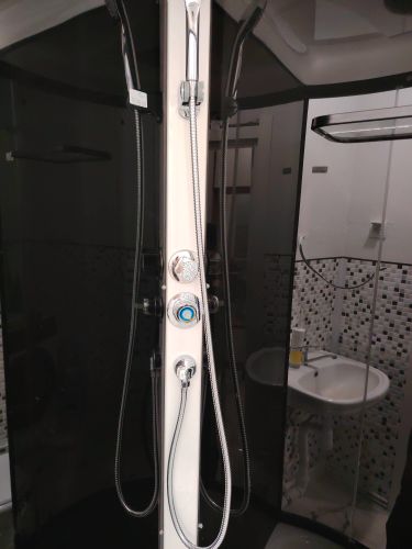 Установка душевой кабины шириной до 90 см