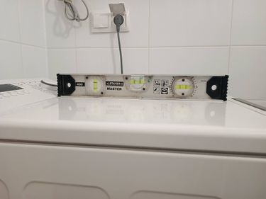 Установка отдельностоящей стиральной машины с подключением