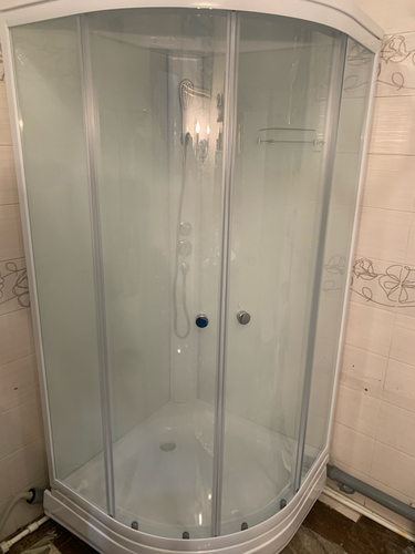 Установка душевой кабины шириной до 90 см