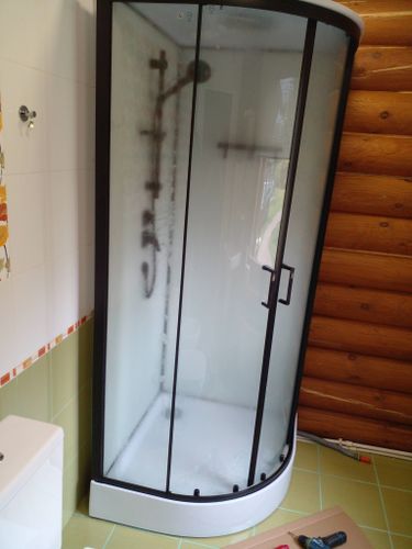 Установка душевой кабины шириной до 90 см