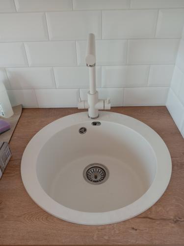 Установка и подключение крана и фильтра для питьевой воды Установка и подключение смесителя Демонтаж мойки со смесителем с сохранением