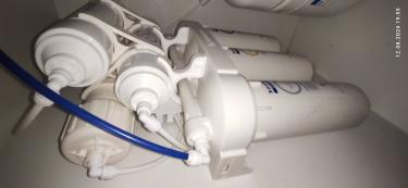 Заменены картриджи в системе очистки воды. Установлены новые фильтры, обеспечивающие эффективную фильтрацию и улучшение качества жидкости. Работы завершены успешно.