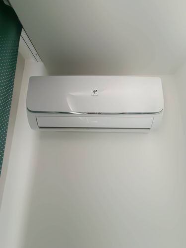 Кондиционер очищен: фильтры промыты, внутренние детали обработаны, корпус протёрт, система проверена на работоспособность, устранены загрязнения, восстановлена эффективность охлаждения.