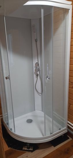 Установка душевой кабины шириной до 90 см