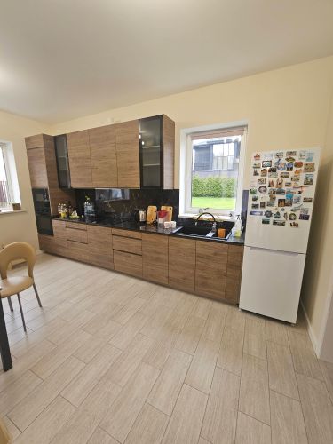 Установка столешницы HPL Сборка и установка каркаса колонны Установка и подключение измельчителя пищевых отходов