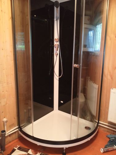 Установка душевой кабины шириной до 90 см