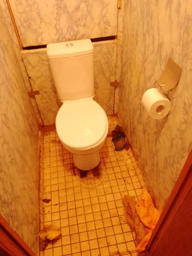 Установлено новое сантехническое оборудование, подключено к водопроводу и канализации, проверена герметичность соединений, выполнена регулировка сливного механизма, проведена уборка рабочего места.