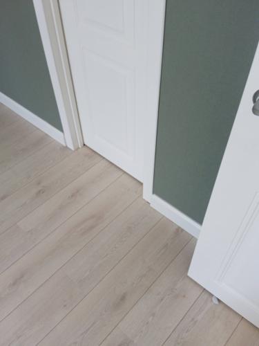 Монтаж деревянного/мдф плинтуса